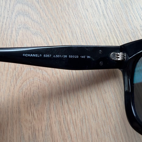 CHANEL Glossy Black Sunglasses - Picture 3 of 3